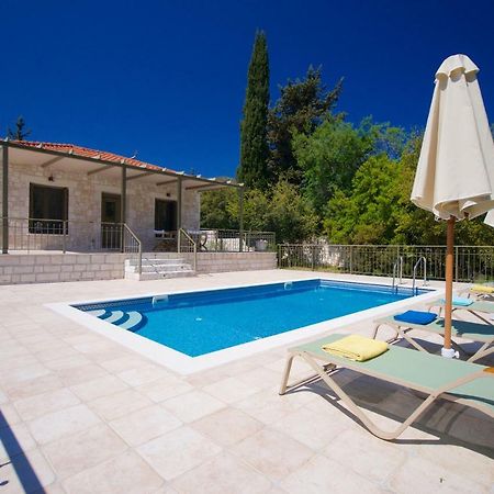 Forest Villas Kefalonia Logarata ภายนอก รูปภาพ